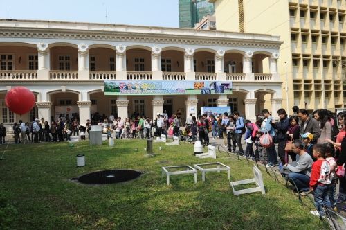 【親子好去處】香港天文台開放日2019_黃巴士