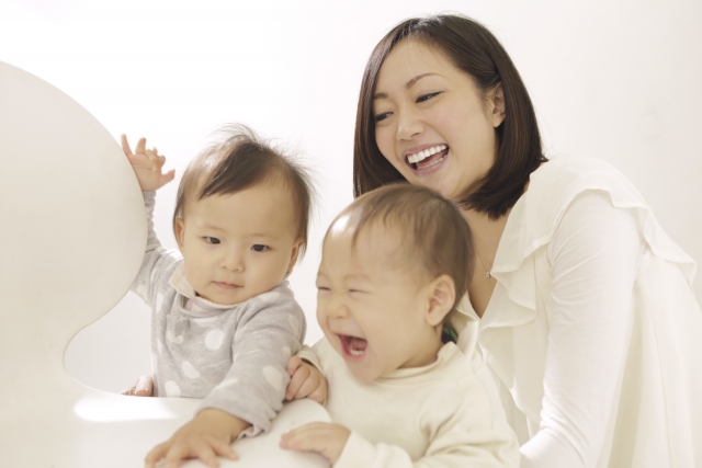 研究指常燒香會令幼童發育延遲_黃巴士