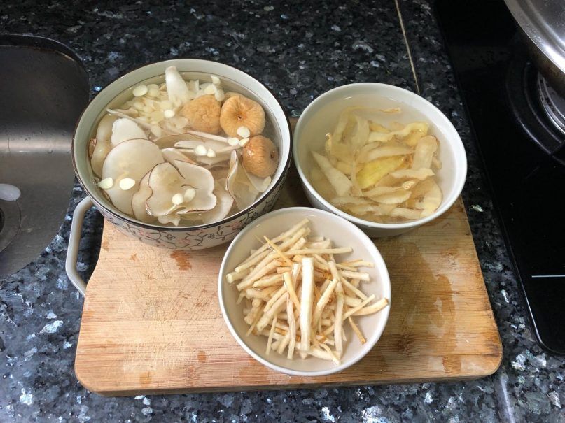 【湯水食譜】沙參玉竹淮山海底椰瘦肉湯 提高免疫力_黃巴士