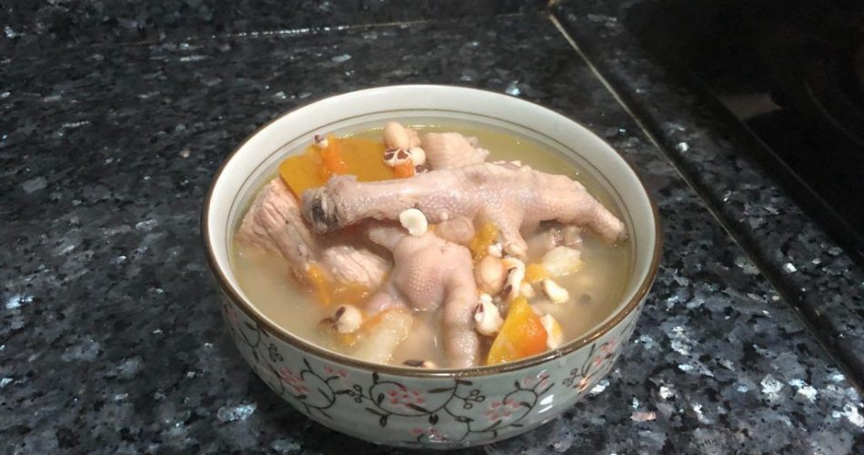 【湯水食譜】淮山茨實木瓜雞腳瘦肉湯_黃巴士