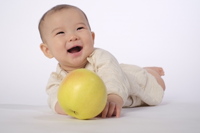 研究指常燒香會令幼童發育延遲_黃巴士