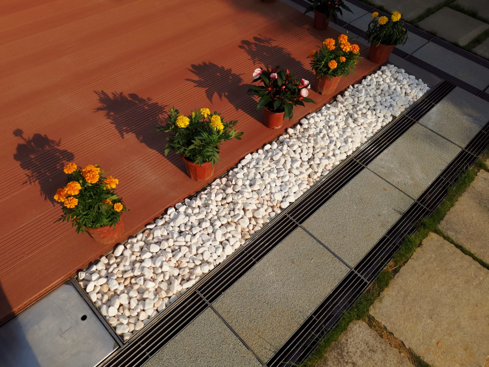 政府和合石建「永愛園」安放流產胎兒_黃巴士