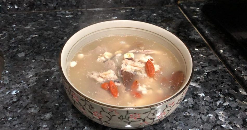 湯水食譜-淮山蓮子茨實牛鰍魚瘦肉湯_黃巴士